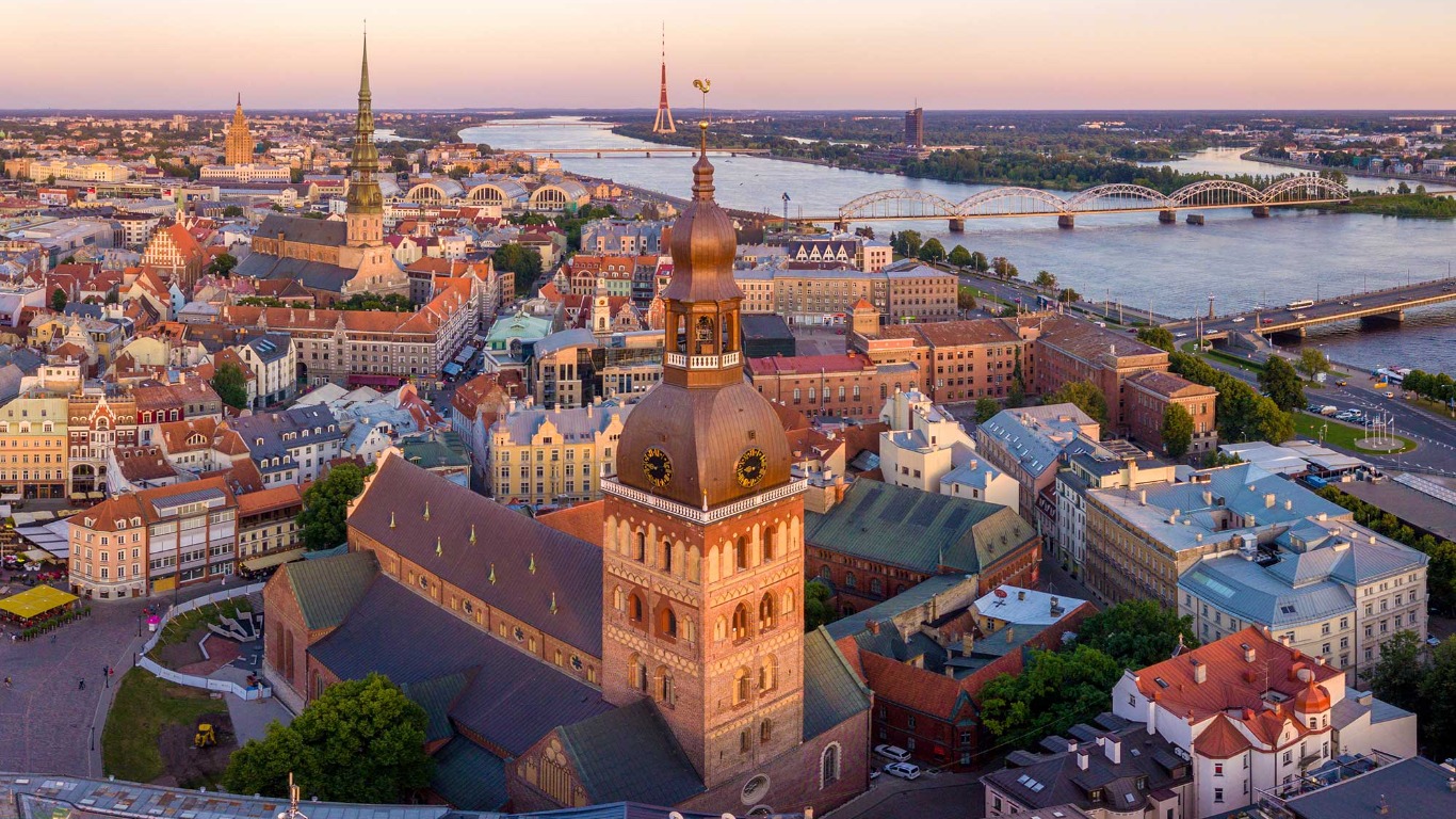 discover riga