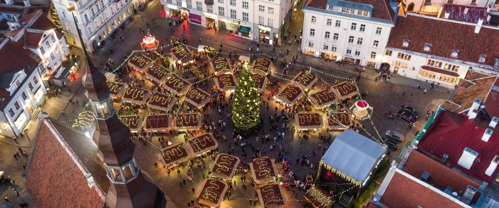 town hall square tallinn